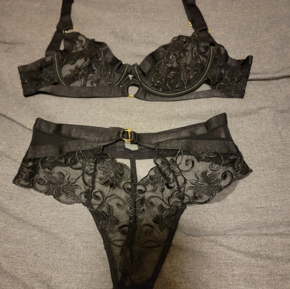 Frederick's Bra Set, S, Black